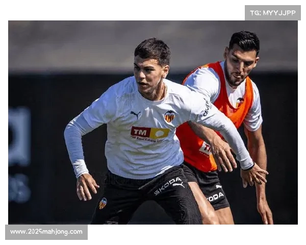 瓦伦西亚1-1战平塞维利亚,保级大战激烈胶着